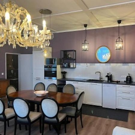 המבורג Ferienwohnung Alte Schule 22 Am Saseler Markt 2 Schlafzimmer & Baeder Hochwertig מראה חיצוני תמונה
