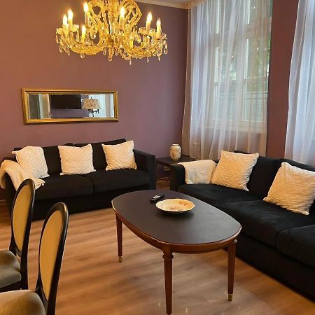 המבורג Ferienwohnung Alte Schule 22 Am Saseler Markt 2 Schlafzimmer & Baeder Hochwertig מראה חיצוני תמונה