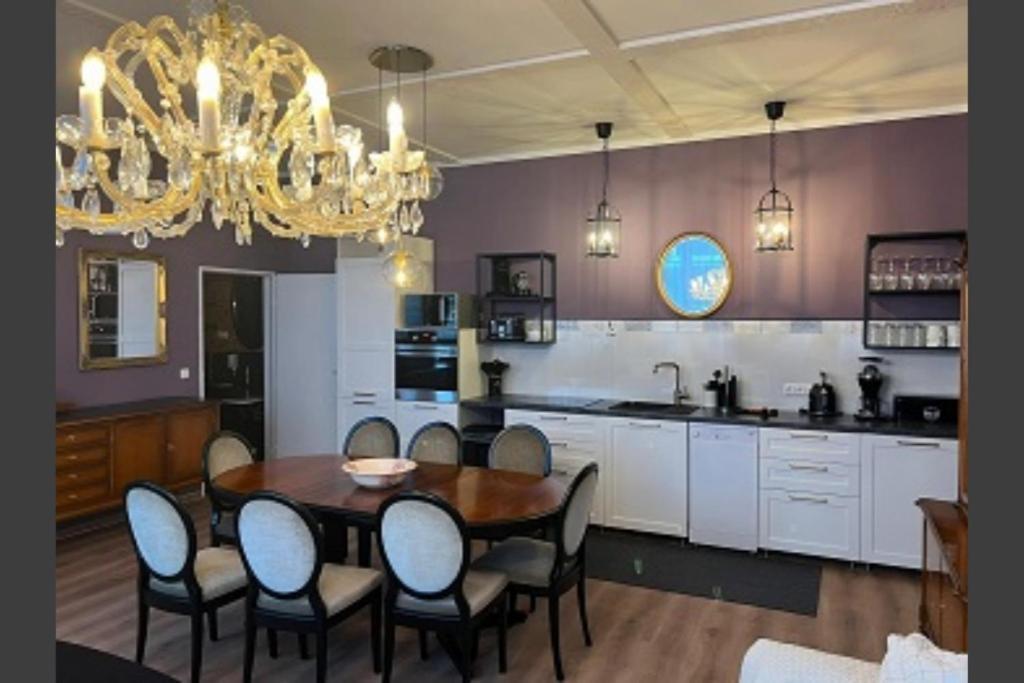 המבורג Ferienwohnung Alte Schule 22 Am Saseler Markt 2 Schlafzimmer & Baeder Hochwertig מראה חיצוני תמונה